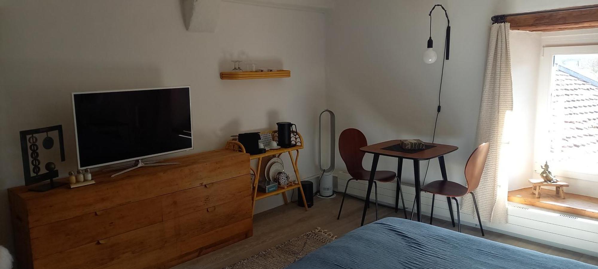 Au Bourg Bed & Breakfast Le Landeron Exterior photo